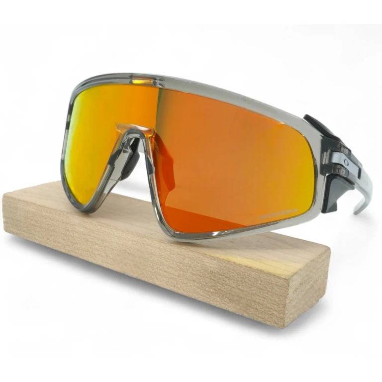 Latch Panel Sunglasses