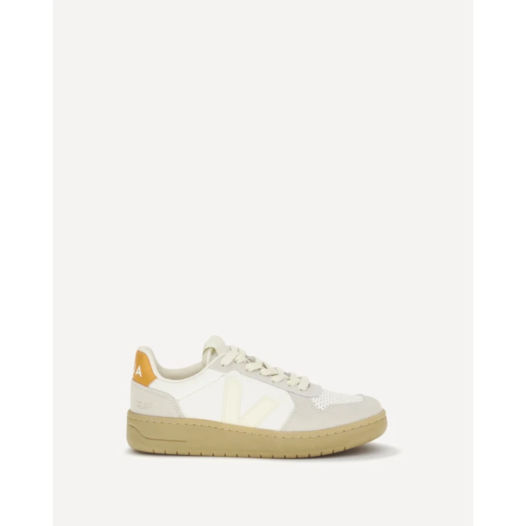 VEJA V-82 Sneakers Female 39