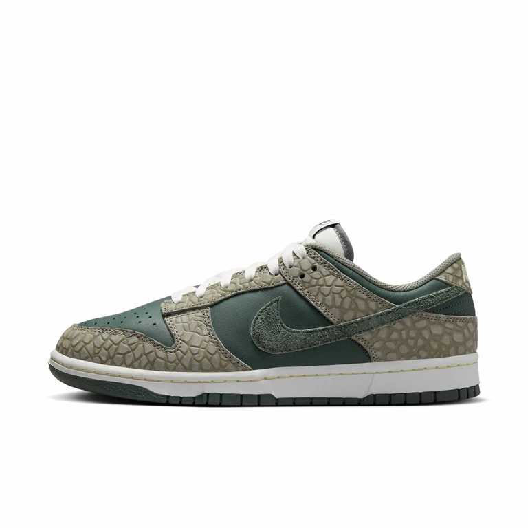 Men's Dunk Low Retro Premium Sneakers