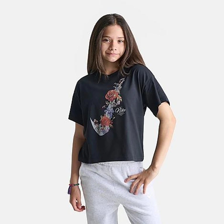Nike Girls' Big Kids Sportswear Essentials Bloom Boxy T-Shirt in Black/Wolf Grey Size: XS