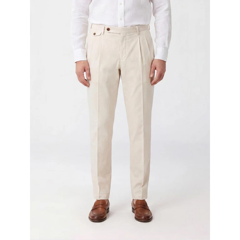 Slim Fit Chinos in a Cotton and Linen Blend (BG0230005900013)