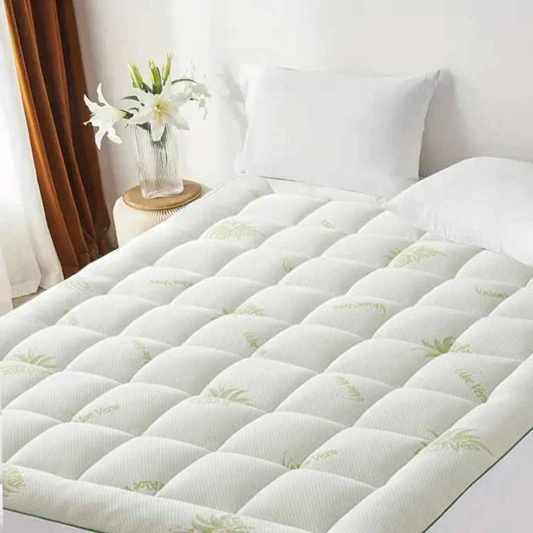 Aloe Vera Mattress Protector - Soft, Hypoallergenic Breathable Cover