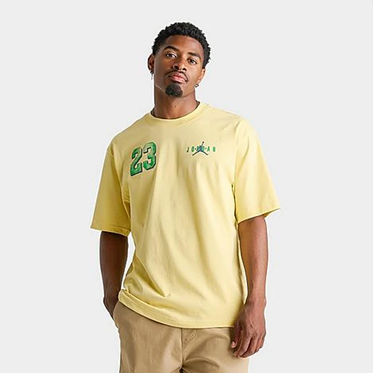 Jordan Men's Varsity 23 T-Shirt in Lemon Wash/Lucky Green Size: Small