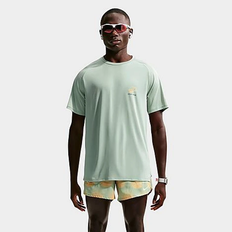 Nike Men's Stride Dri-FIT Distant Dreams ADV Running Top in Jade Horizon Size: XS