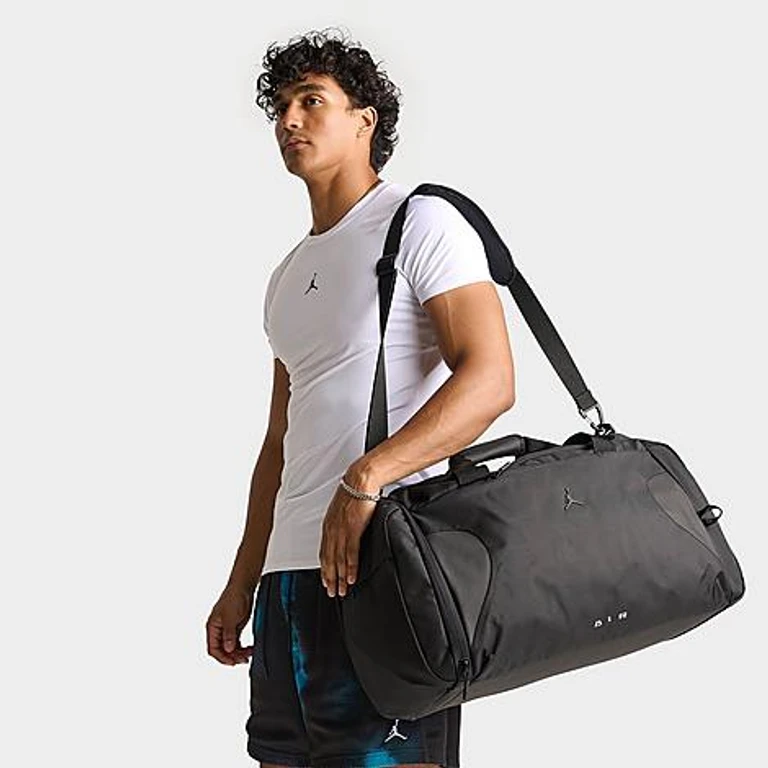 Element Duffel Bag (68.8L) in Black (MM9196-023)