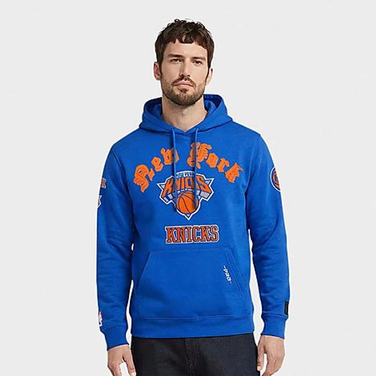 Pro Standard Men's New York Knicks NBA Old English Fleece Pullover Hoodie in Black Size: Small