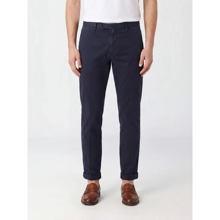 Slim Fit Chino Trousers in a Cotton and Tencel Blend with Slant Pockets (BG0330054500511)