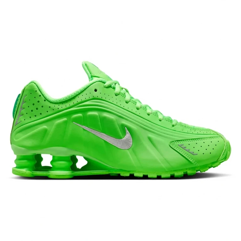 Women's Shox R4 'Green Strike' Shoes
