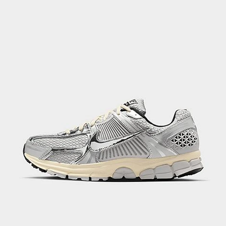 Nike Men's Zoom Vomero 5 Casual Shoes in Grey Fog/Metallic Silver/Coconut Milk Size: 7.5