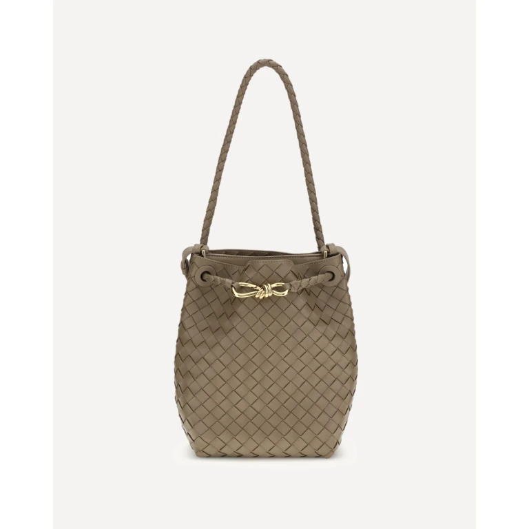 Bolso saco pequeño Andiamo de Bottega Veneta en piel napa
