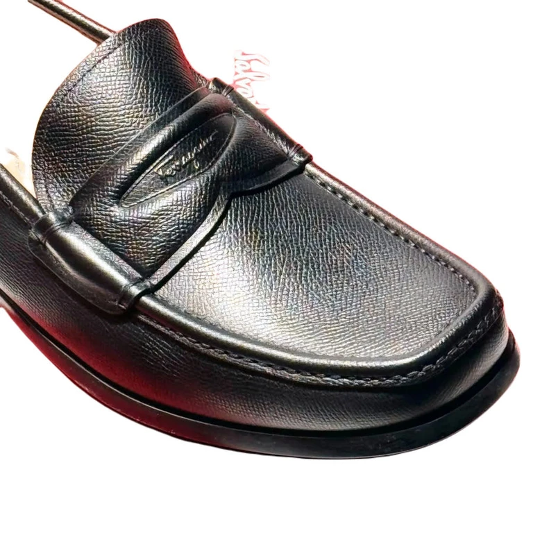 Salvatore Ferragamo Mens Black Loafers (753814 020799)