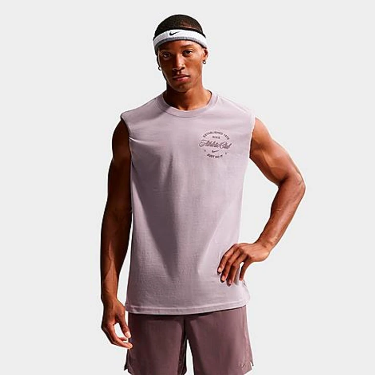 Men's N. A.C. Grit Graphic T-Shirt in Light Violet Ore/Pale Ivory Size: Small