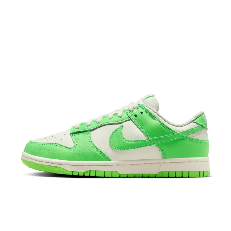 Women's W Dunk Low Sneakers