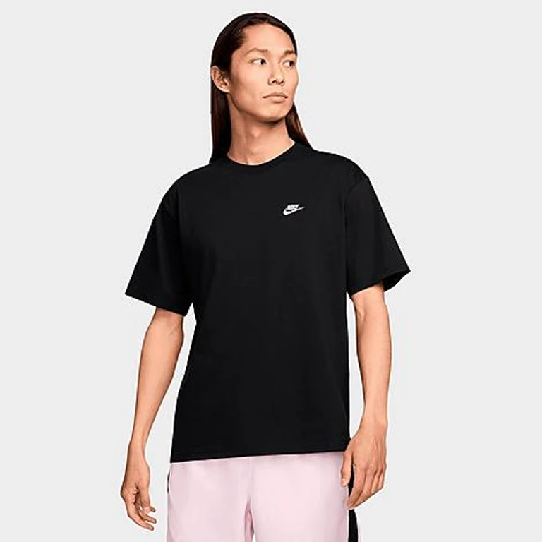 Nike Men's Sportswear Club Loose T-Shirt in Black Size: XS
