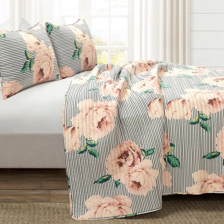 Mira Vintage Floral Oversized Quilt Set