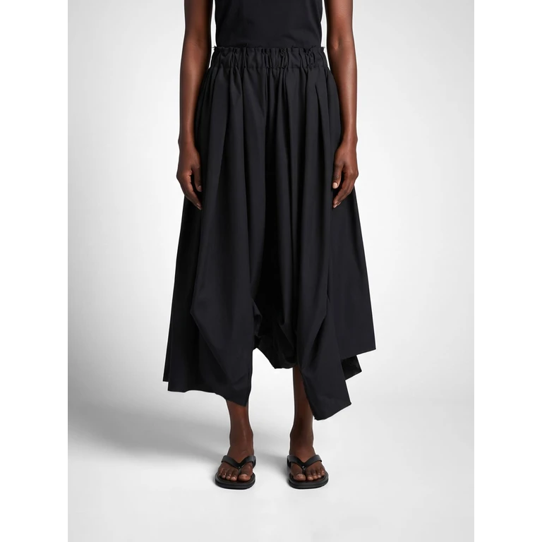 COMME DES GARÇONS Shorts Woman color Black (GQP0241)