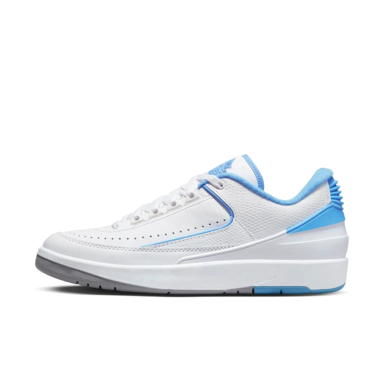 Men's Retro 2 Low 'Unc' Sneakers