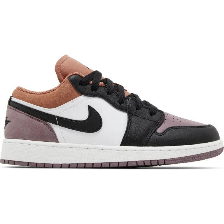 Grade School Retro 1 Low Se 'Sky J Mauve Gs' Sneakers