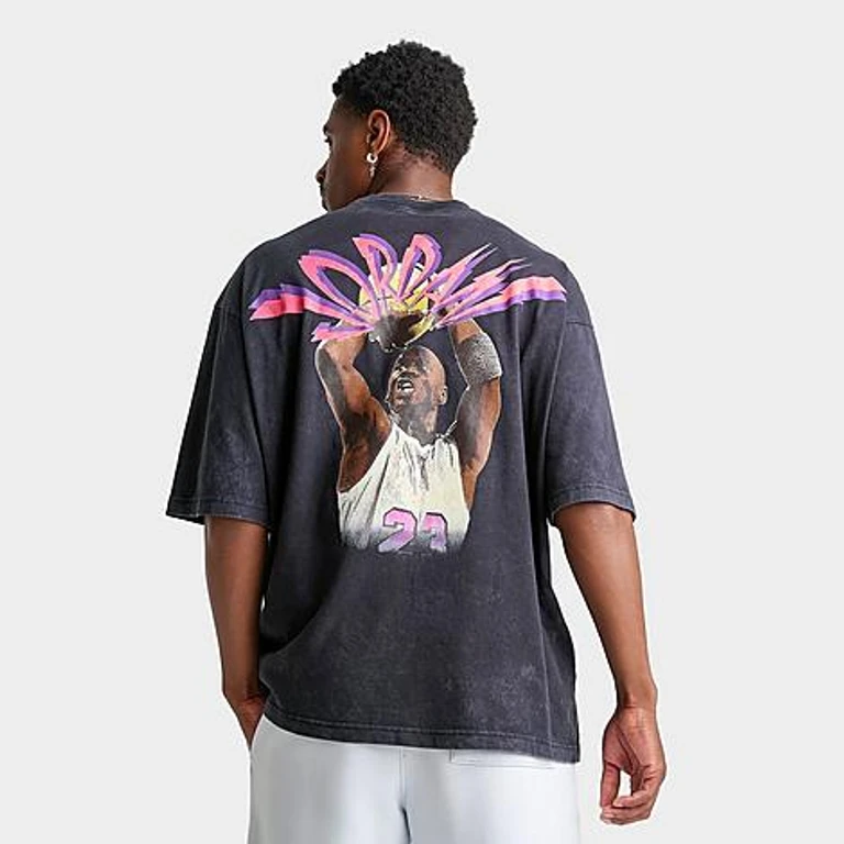 Jordan Men's Flight Retro Illustration Graphic T-Shirt in Black/White Size: Small
