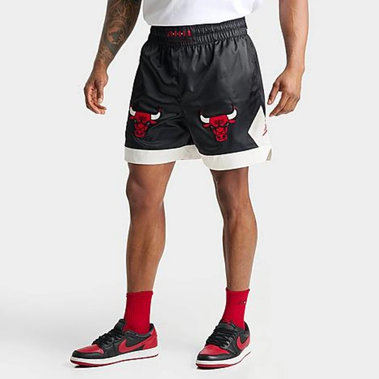 Men's Jordan Flight Muay Thai Woven Shorts in Black/Sail/University Red Size: Small