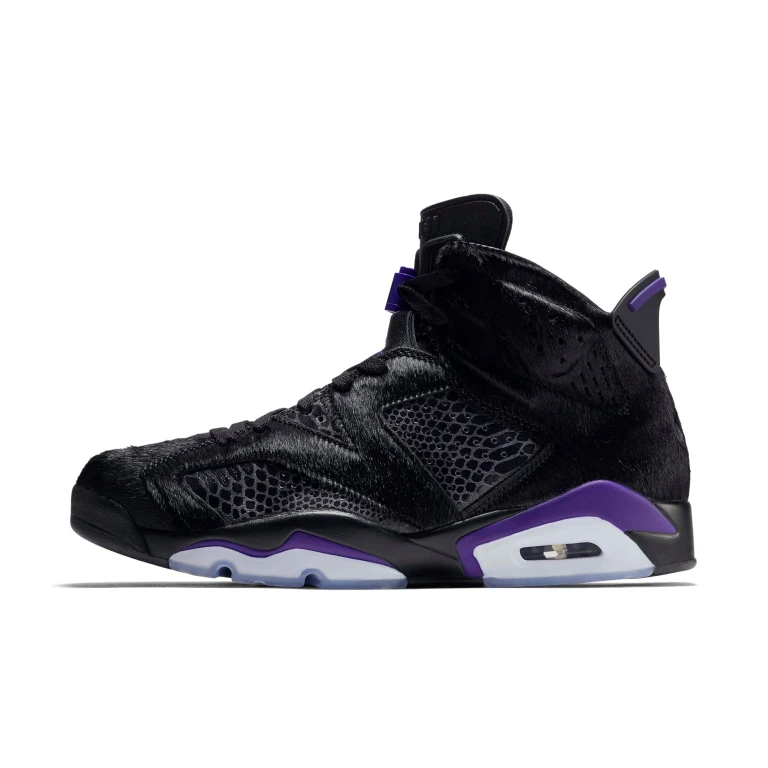 Men's Retro 6 "Social Status" Sneakers