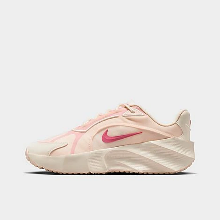 Nike Women's Aura Edge Casual Shoes in Chalk/Pale Ivory/Elemental Pink Size: 5.0
