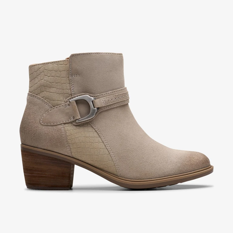 [26179802] Womens Clarks Neva Buckle