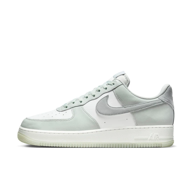 Men's Air Force 1 '07 Lv8 Sneakers
