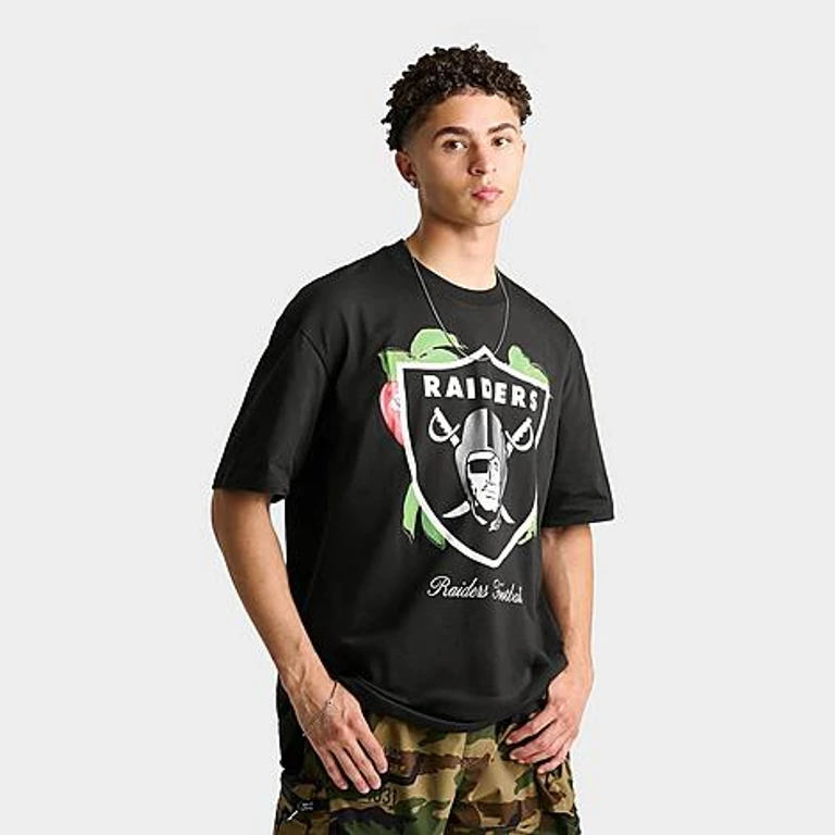 New Era Men's Las Vegas Raiders NFL Calabasas Graphic T-Shirt in Black Size: Small