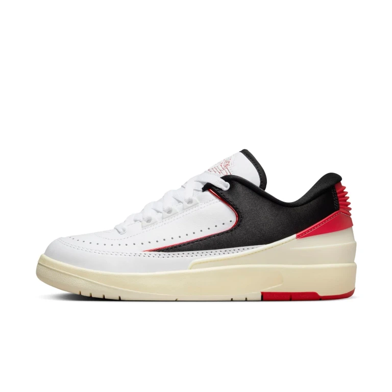 Women's Retro 2 Low 'Chicago Twist' Sneakers