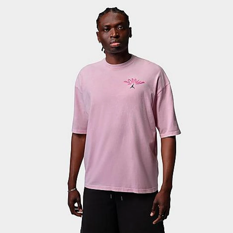 Jordan Men's Flight Retro Illustration Graphic T-Shirt in Iced Carmine/Black Size: XS