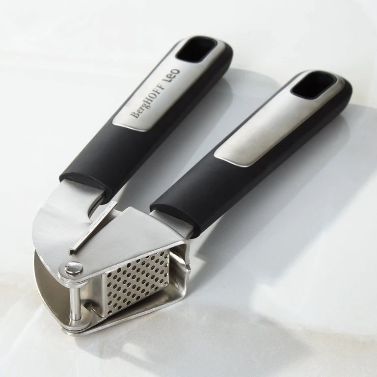 Leo Graphite Garlic Press