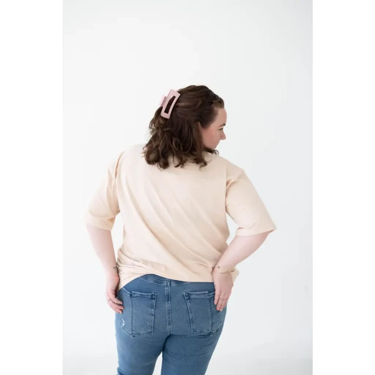 The Mom Tee in Shifting Sand