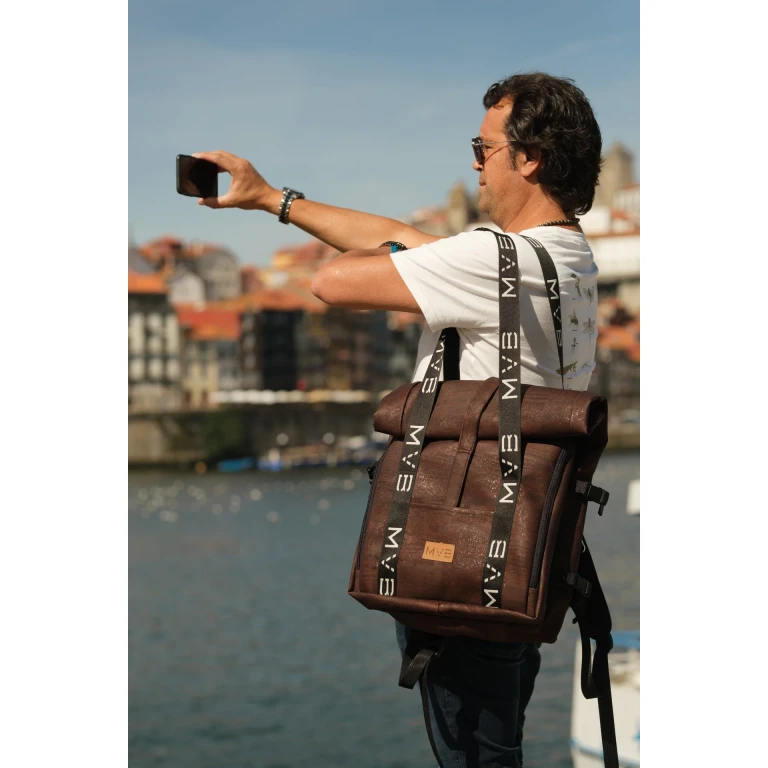 Xplorer Vegan Backpack for travel dark brown