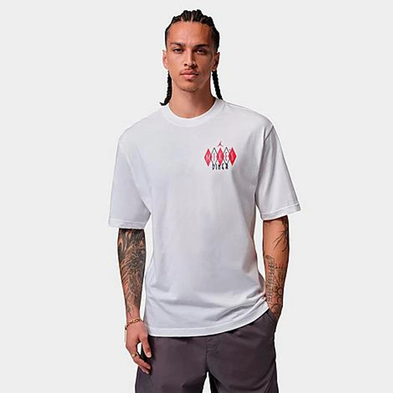 Jordan Men's Mike's Diner Graphic T-Shirt in White/Black/University Red Size: XS