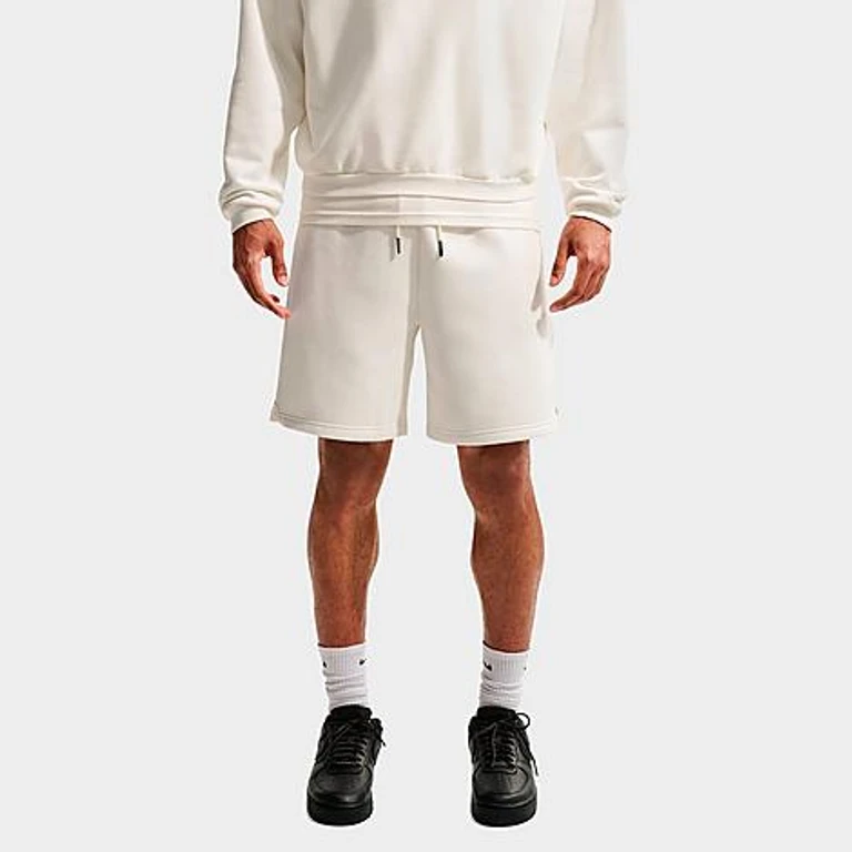 Nike Men's Standard Issue Therma-FIT 8" Brushed Fleece Basketball Shorts in Sail/Pale Ivory Size: XS