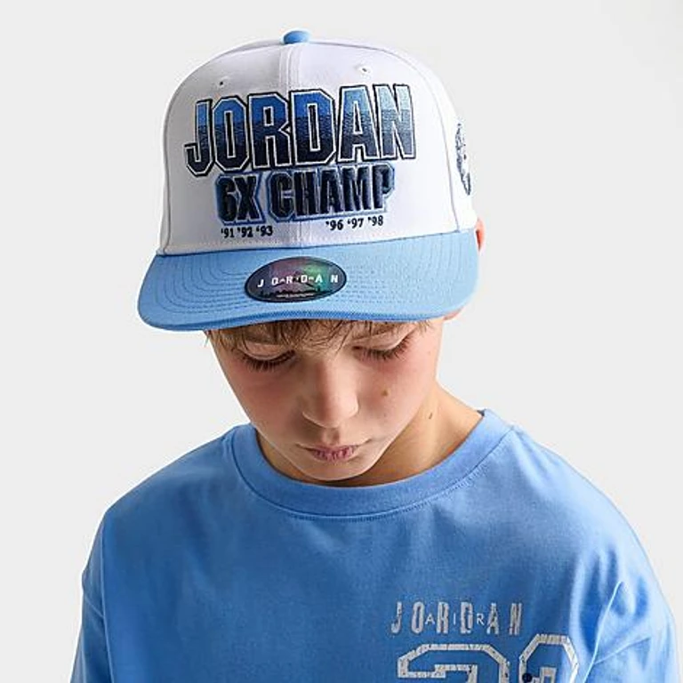 Jordan Kids Pro UNC Snapback Hat in University Blue/White