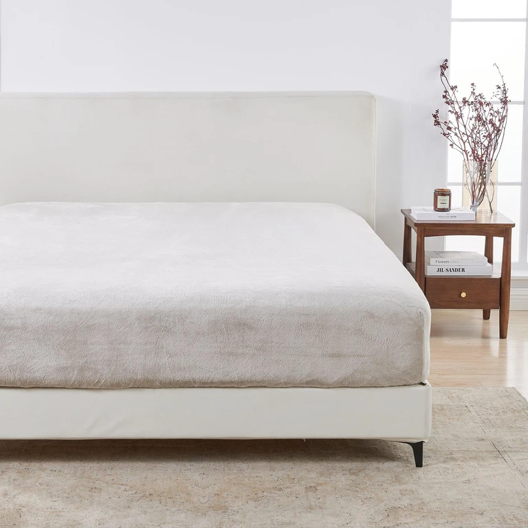 Solid Plush Fitted Sheet - Velvet Luxe Collection