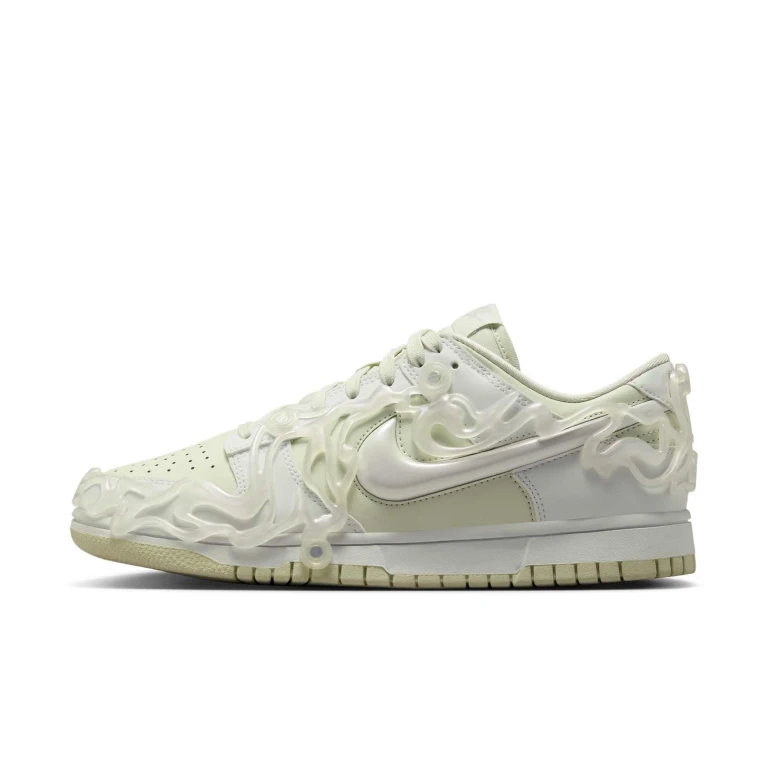 Women's Dunk Low Lx