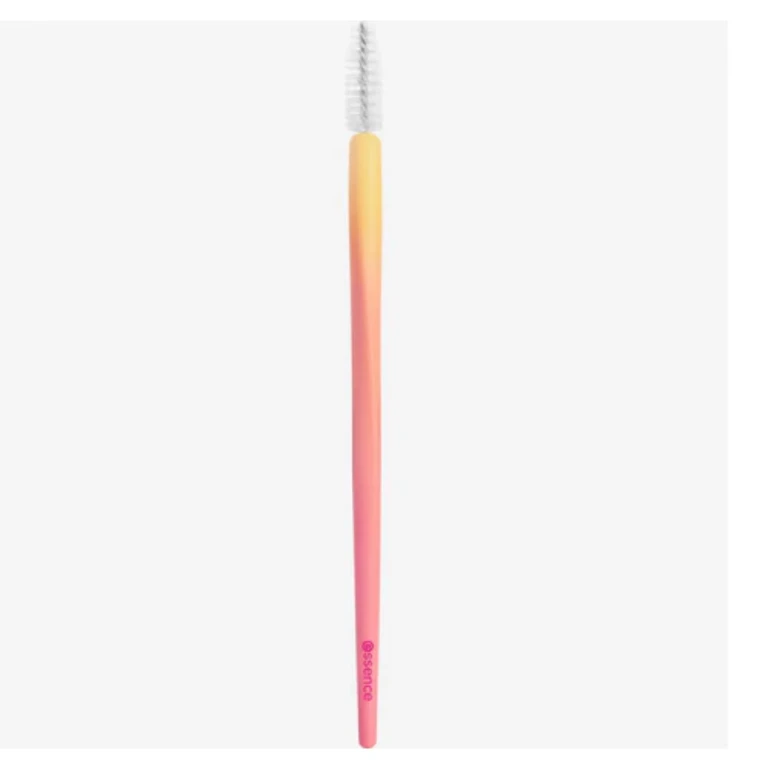 essence BRUSH IT LIKE IT'S ART spoolie eyebrow brush 01 My Brow Game: A Piece Of Art