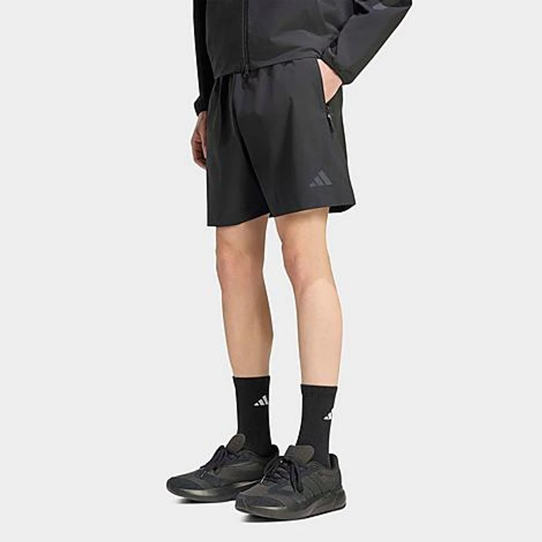 Men's Z. N.E. 7" Woven Shorts in Black Size: S 7