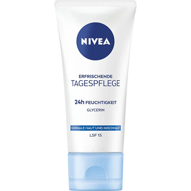 Moisturizing Day Cream For Normal And Combination Skin Spf 15 Essential (Day Cream) 50 Ml