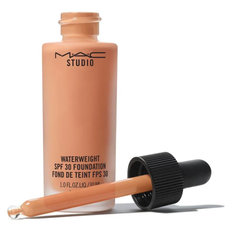Mac Studio Waterweight Spf 30 - Foundation Nc50 (30 Ml)