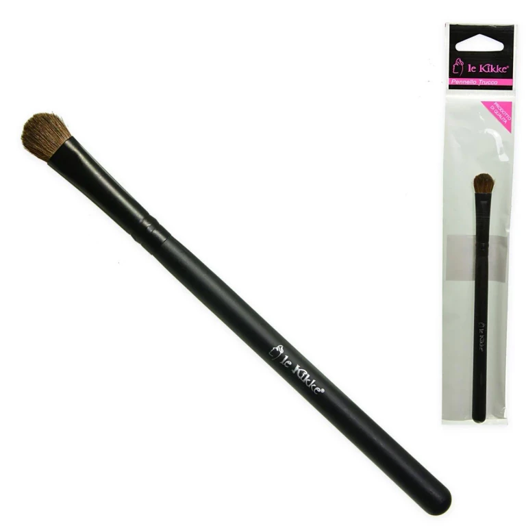 Black handle eyeshadow brush