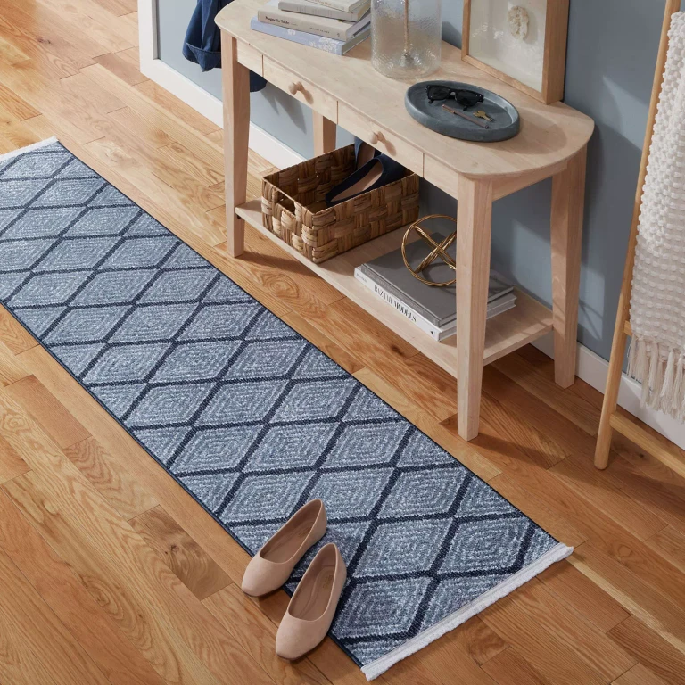 Town & Country Everyday Rein Everwash Area Rug:- 1'9'x7'2', Blue