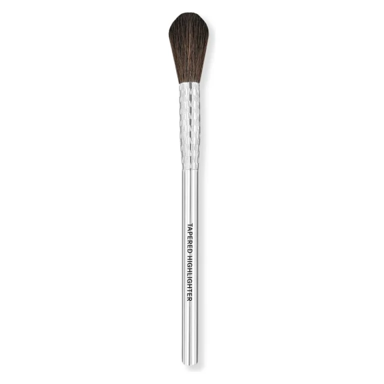 F08 - Tapered illuminanteer - Highlighter Brush