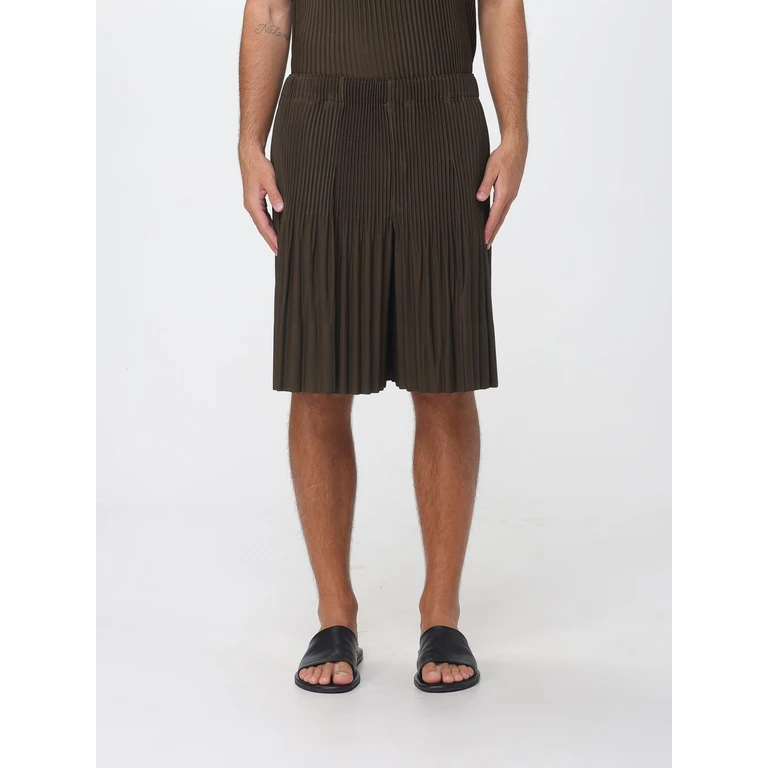 HOMME PLISSE' ISSEY MIYAKE Shorts Men color Brown (HP66JF06437)