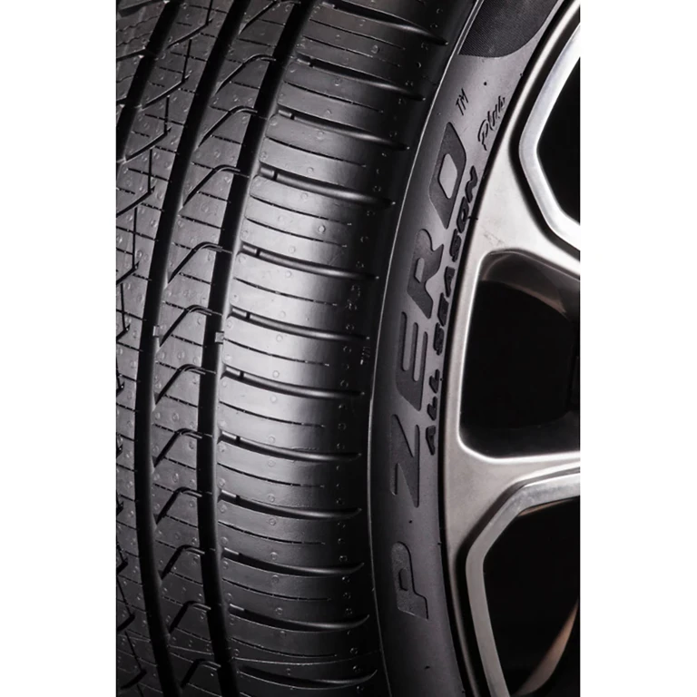 P Zero A/S - 255/40R20/XL 101H Tire