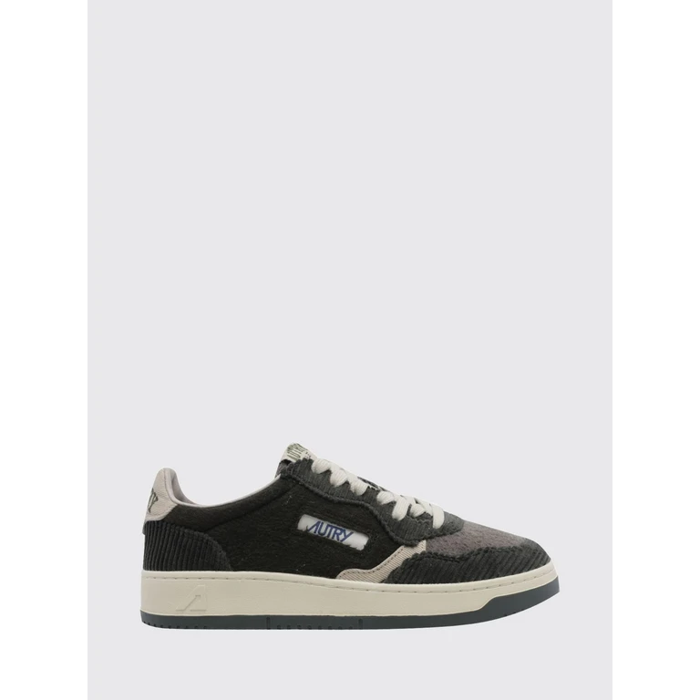 Medalist Low Trainers - 光滑小牛皮，穿孔鞋头