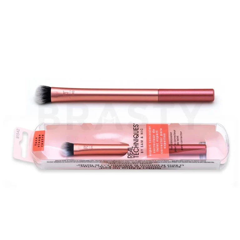 Concealer brush Real Techniques Expert